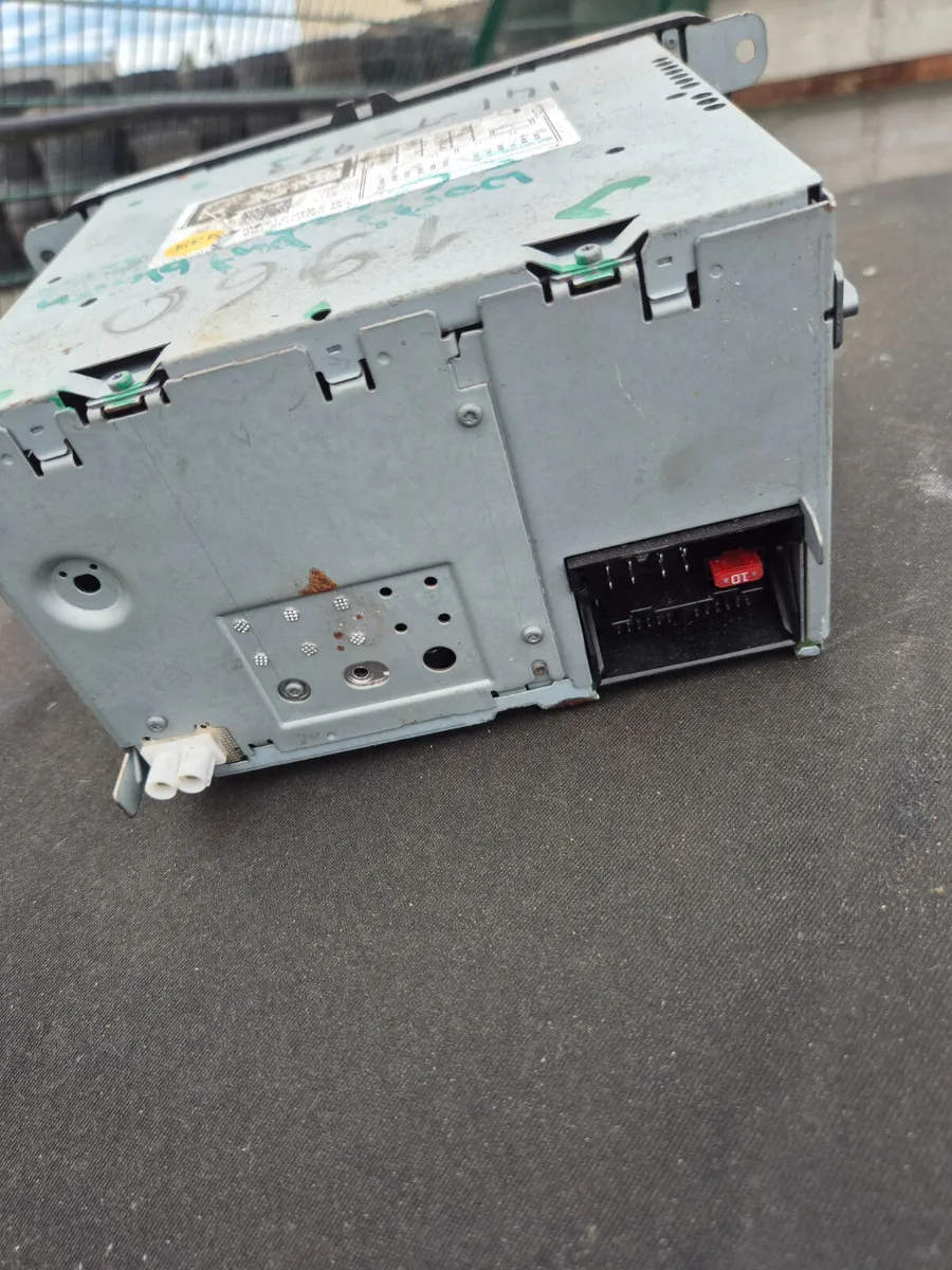 Vw radios to fit  jap imports etc. - Image 4