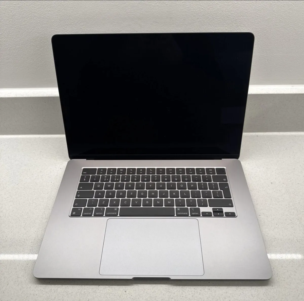 Apple MacBook Air M2 15" (2023) 8GB RAM 512GB SSD - Image 1