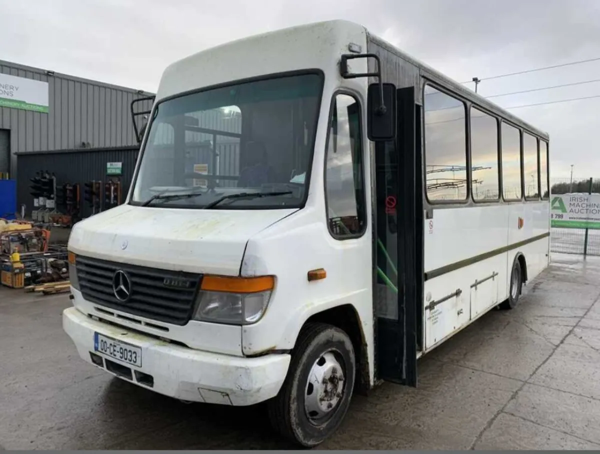 2000 Mercedes Benz Vario 814D 34 Seater Bus - Image 1