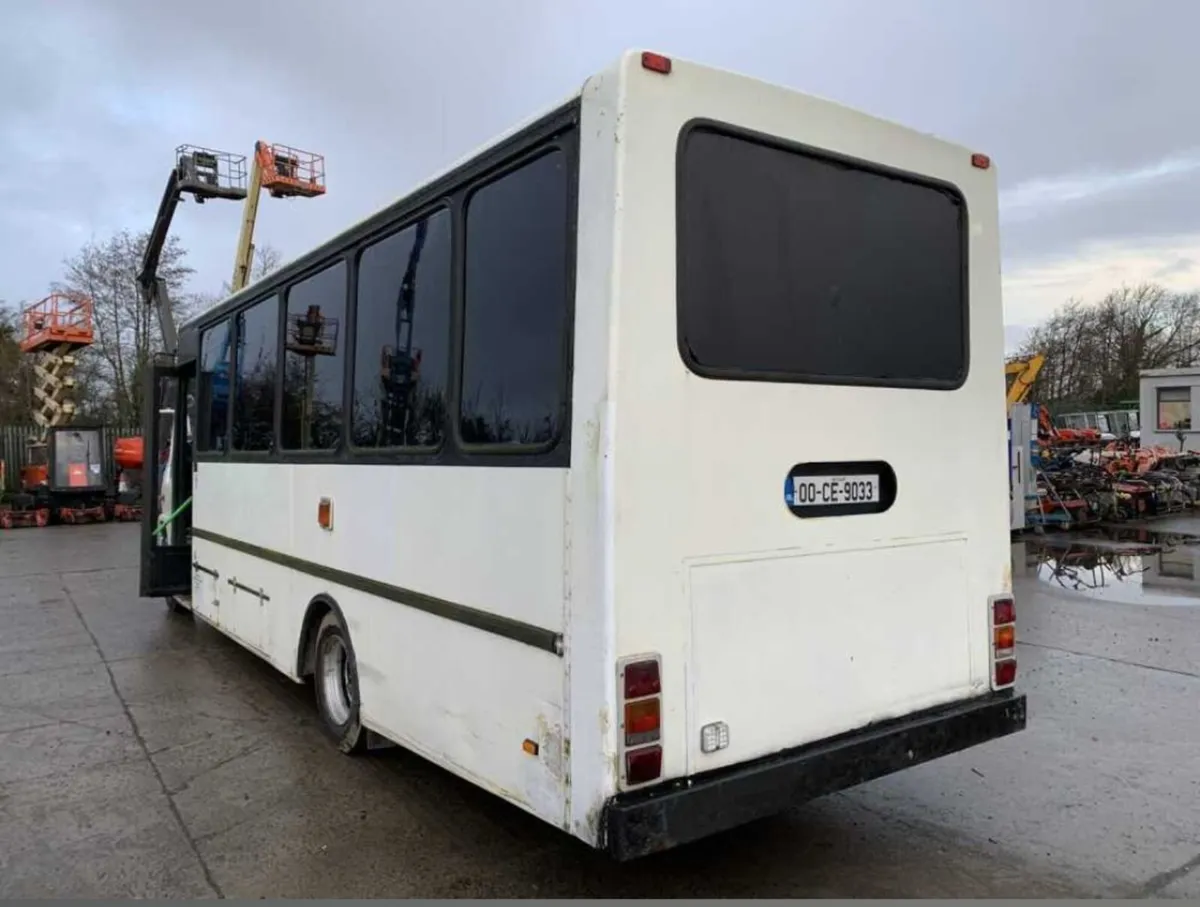 2000 Mercedes Benz Vario 814D 34 Seater Bus - Image 3