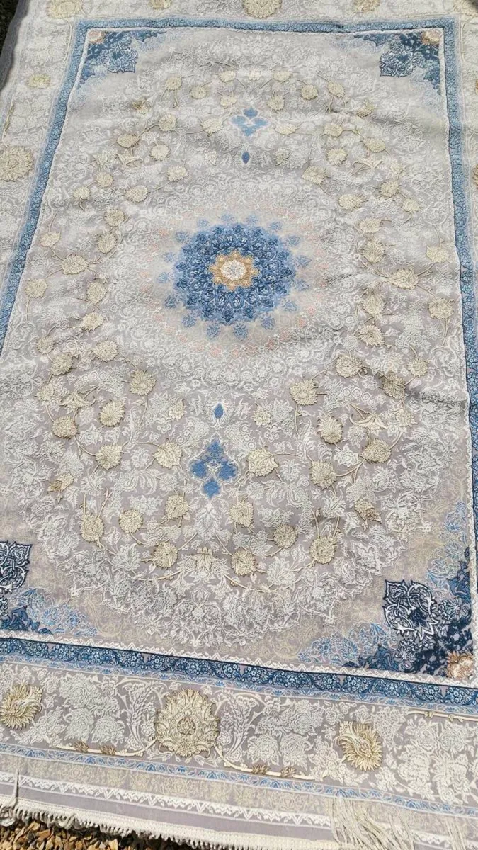 Persian rug - Image 2