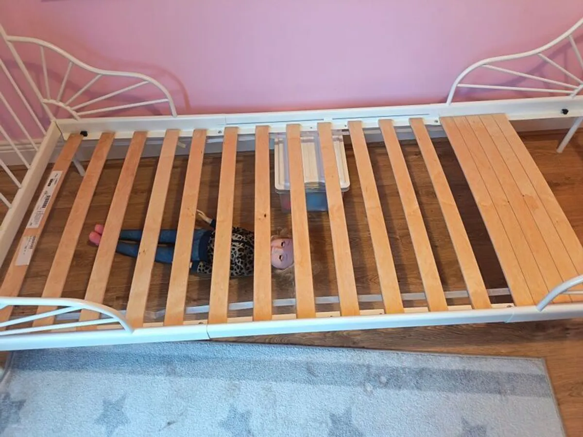 extendable bed & drawers - Image 2