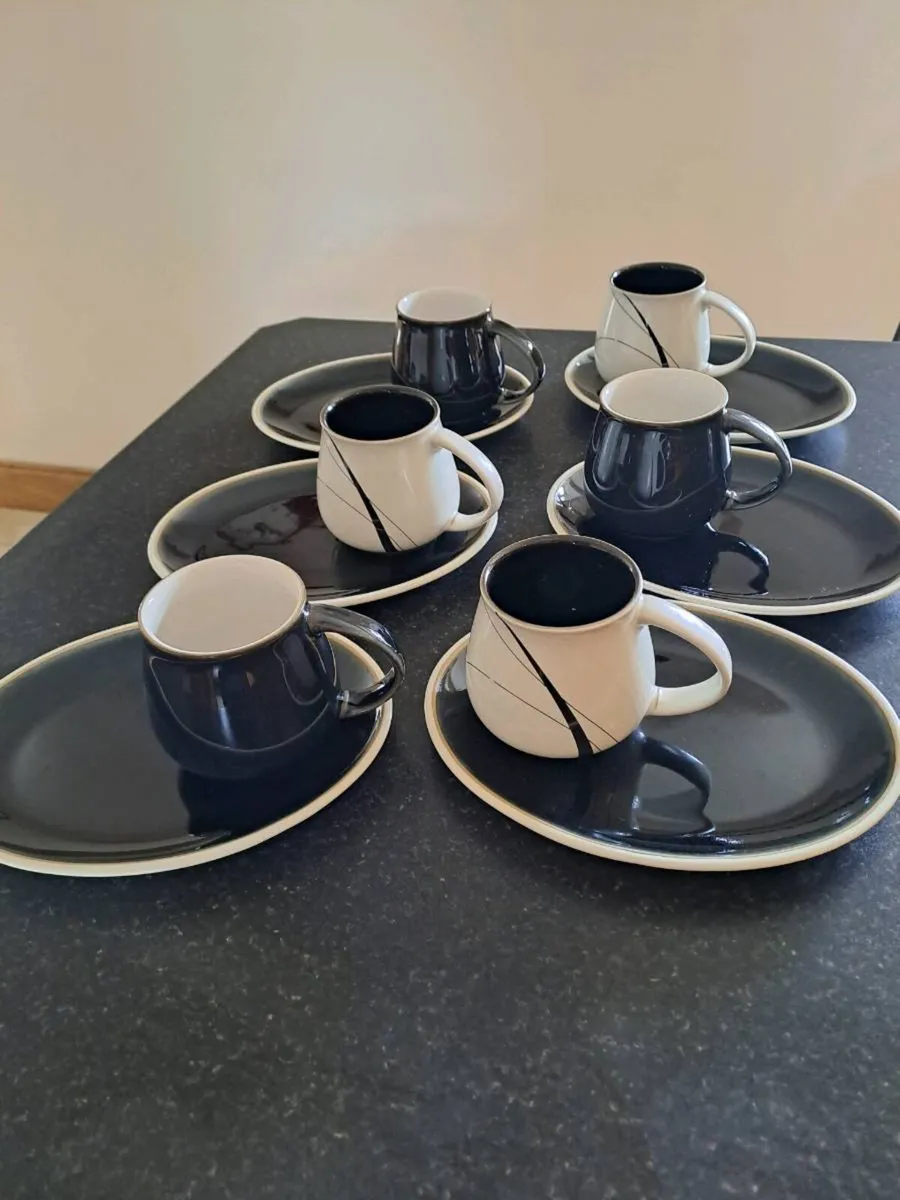 Denby mugs & buffet saucers - Image 1