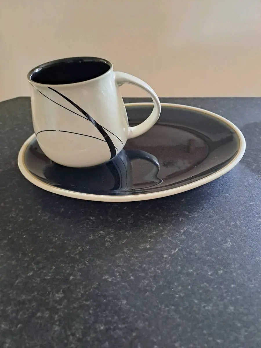 Denby mugs & buffet saucers - Image 2