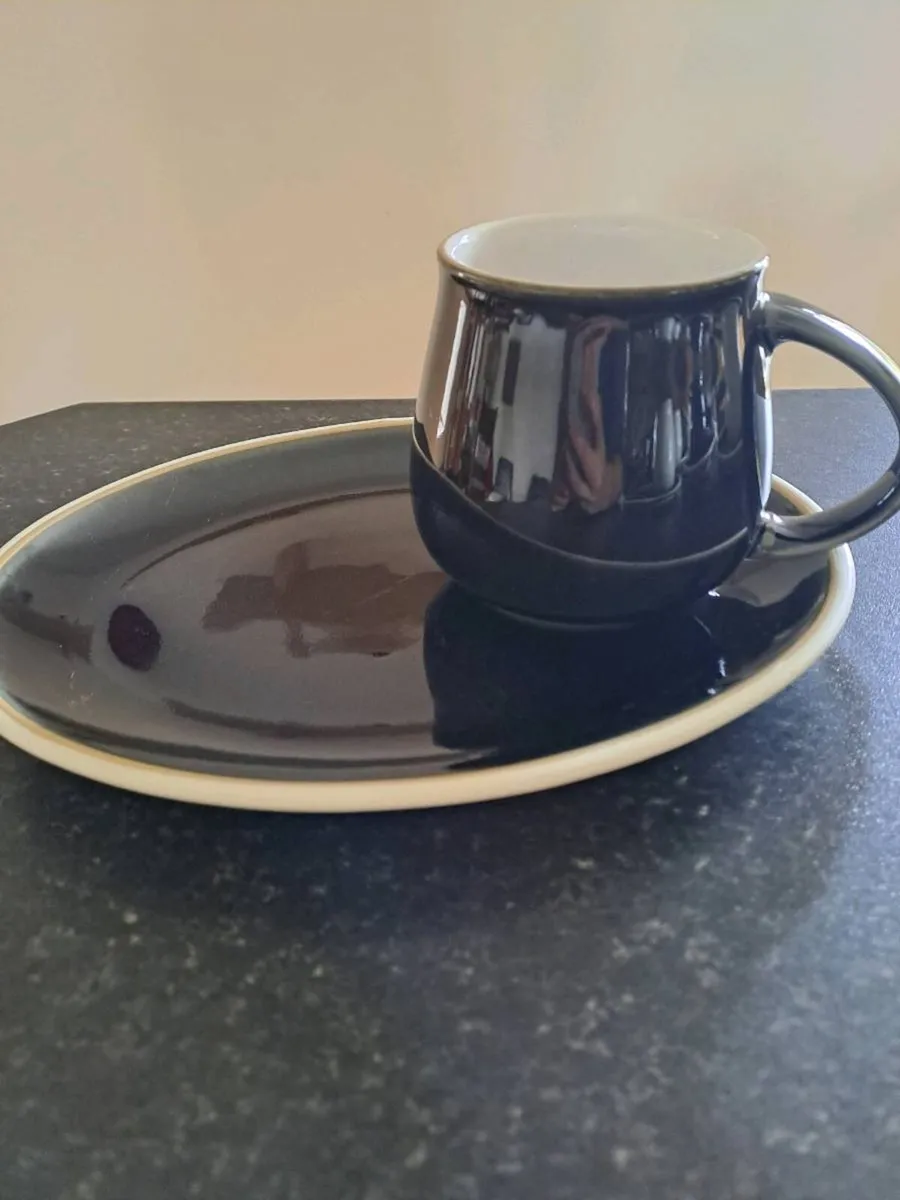 Denby mugs & buffet saucers - Image 3