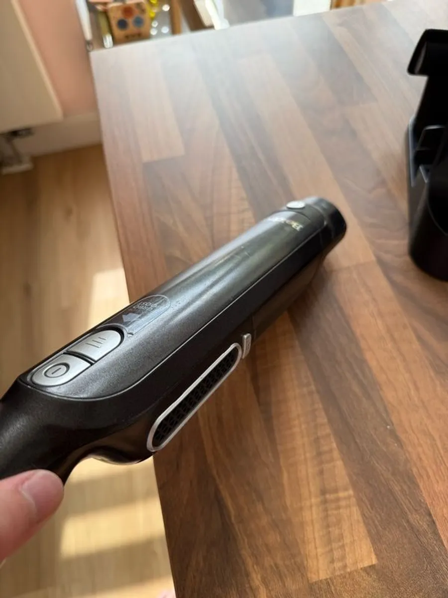 Small Vacuum Cleaner / Hoover - Image 3