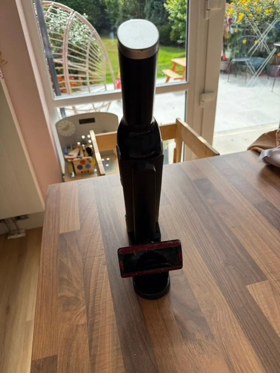 Small Vacuum Cleaner / Hoover - Image 4