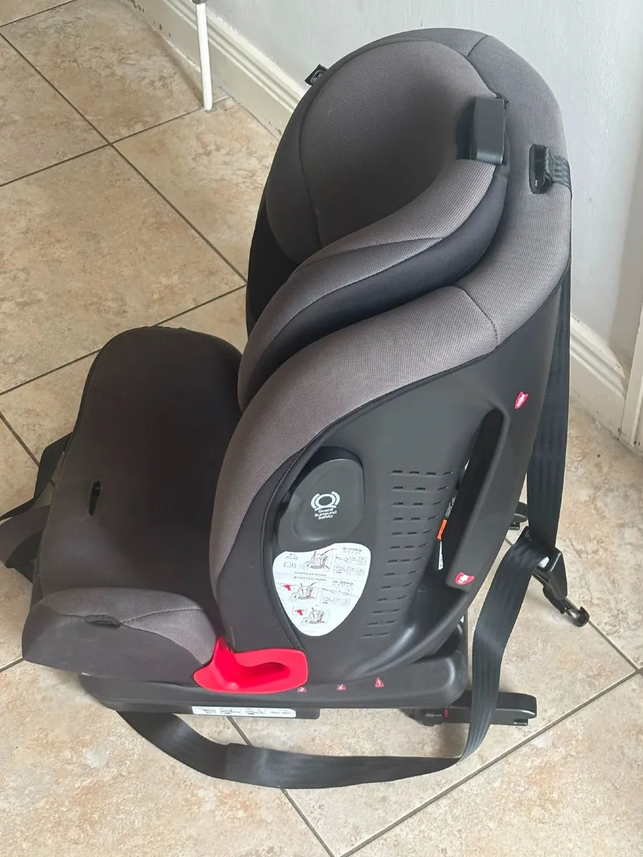 Baby car seat - Image 1