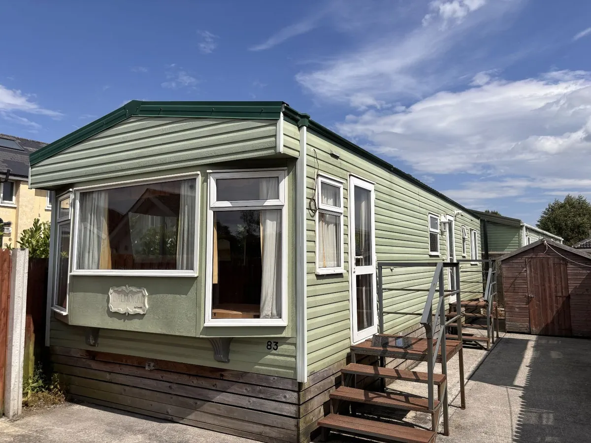 Mobile Home 40 ft by 12 ft - Image 1