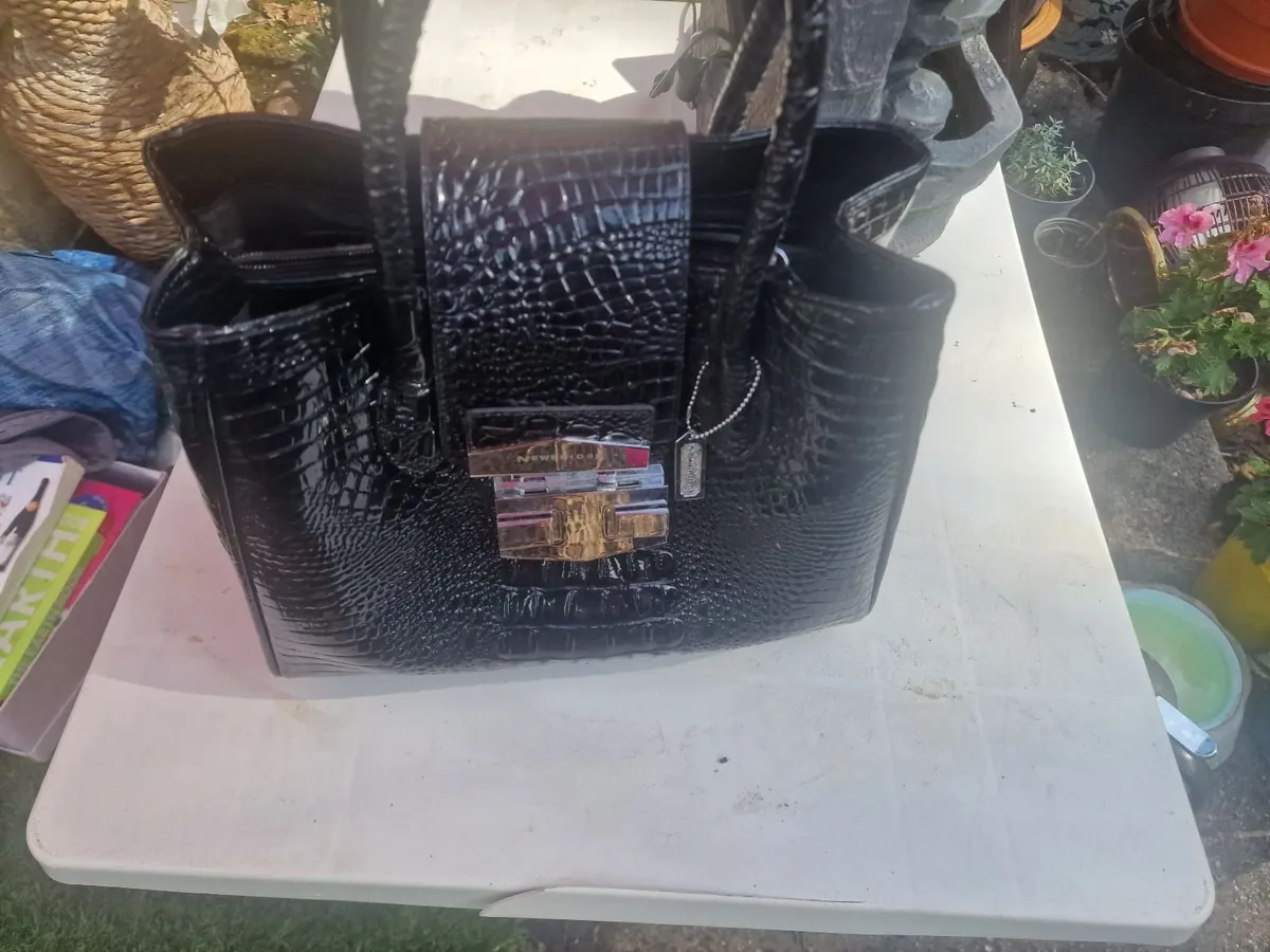 Newbridge leather handbag. - Image 2