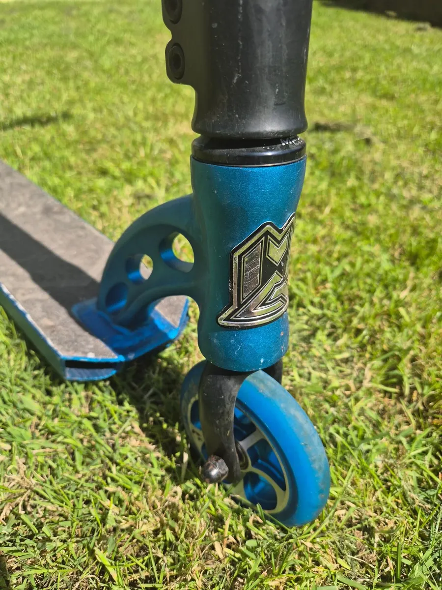 Madd Gear Pro (MGP) stunt scooter - Image 2