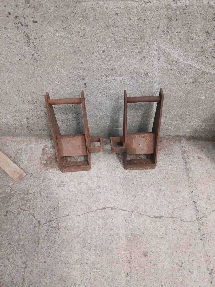 John Deere  245 loader  quick  hitch  brackets