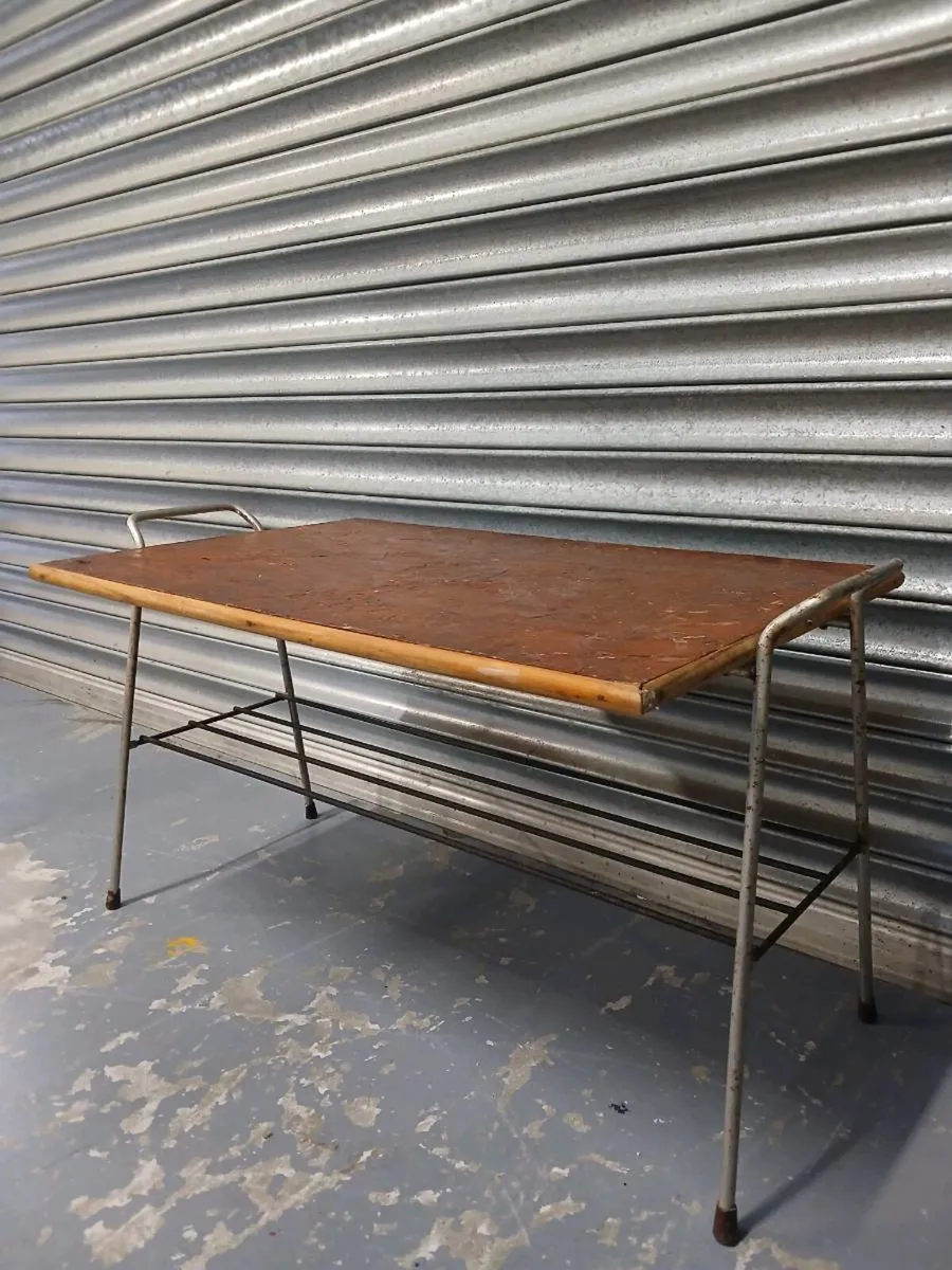 1950's Mid-Century Retro TV Stand / Coffee Table
​ - Image 1