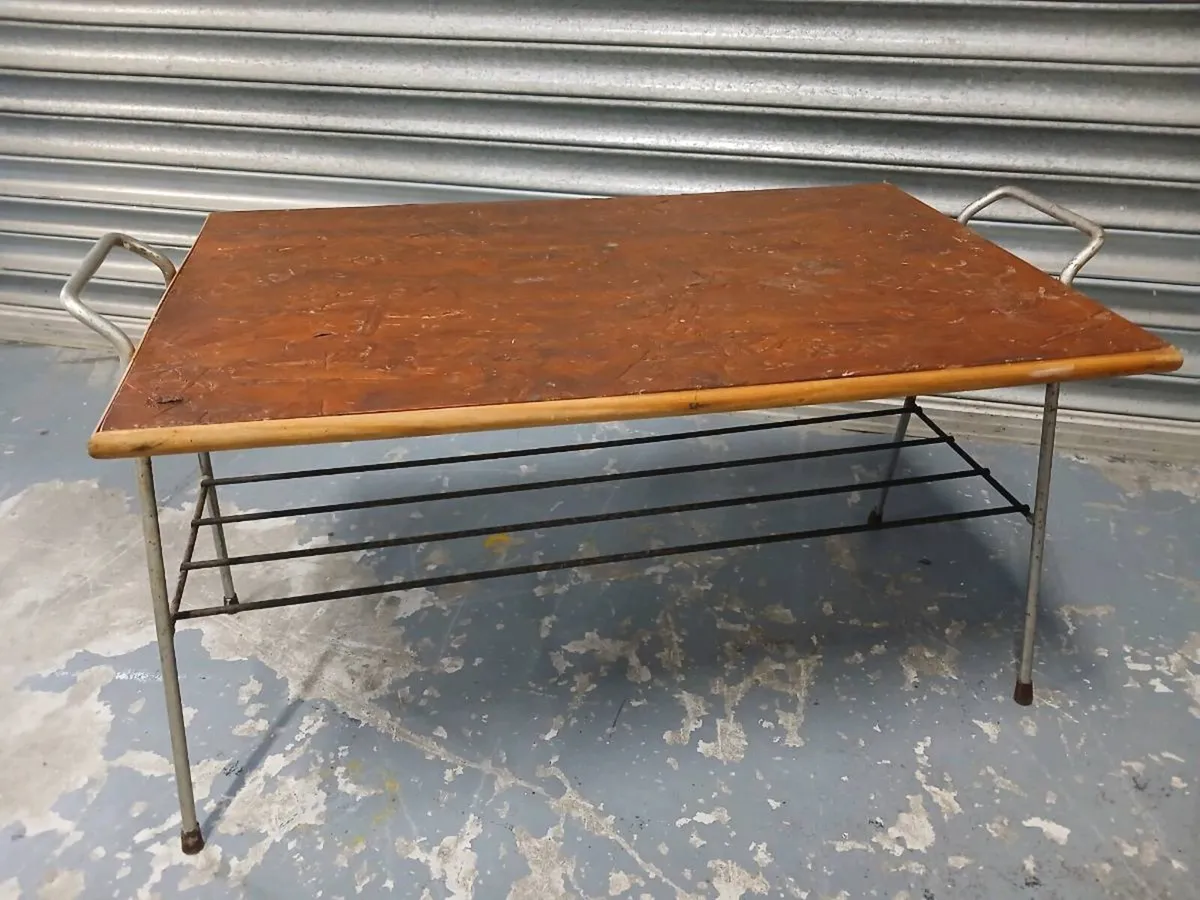 1950's Mid-Century Retro TV Stand / Coffee Table
​ - Image 4