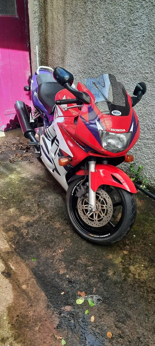 Honda CBR600F - Image 1