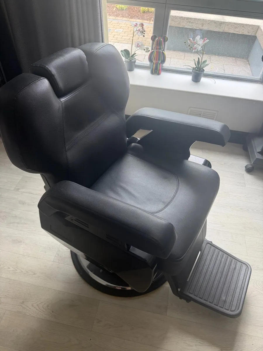 Barber Chair - Image 1