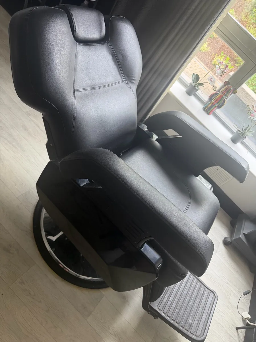 Barber Chair - Image 2