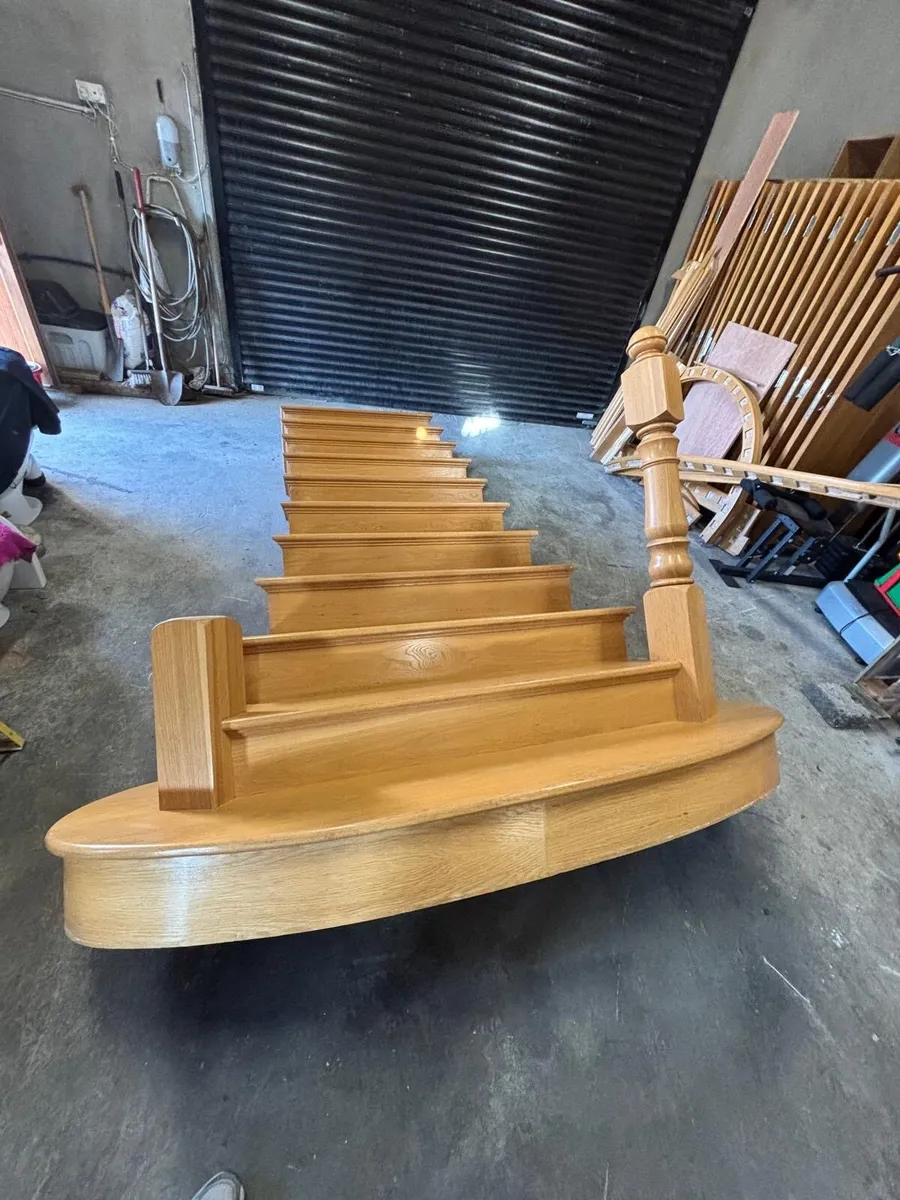 Solid oak stairs - Image 4