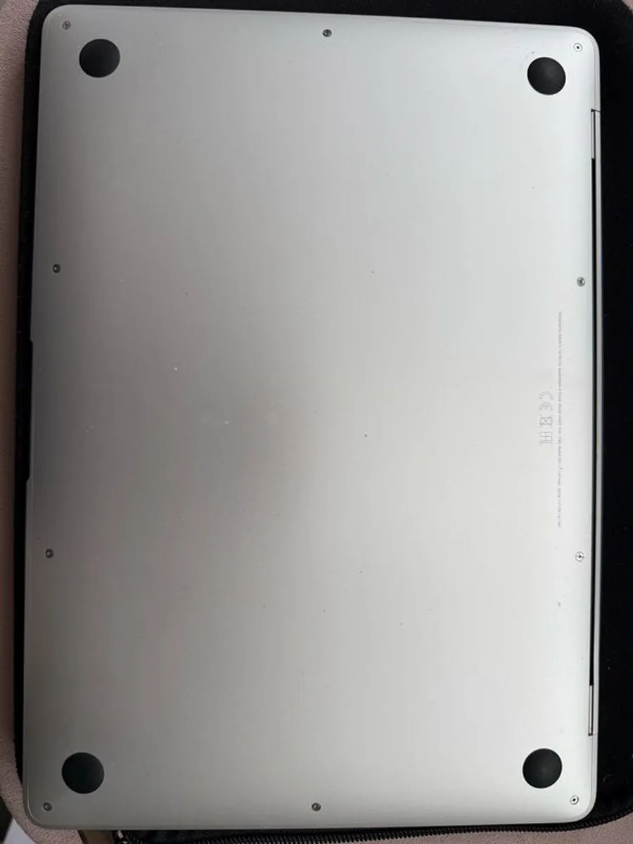 Mac Book Air 13.3 - Image 3
