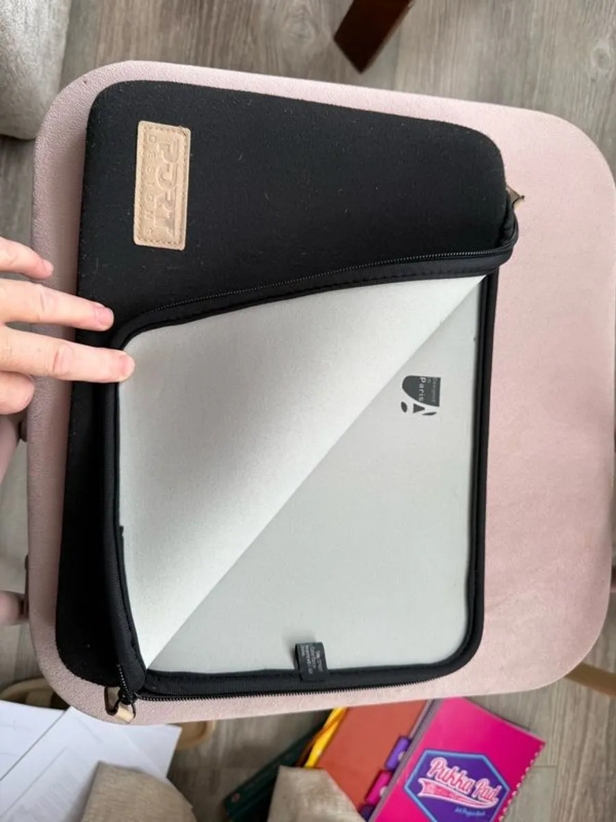 Mac Book Air 13.3 - Image 4
