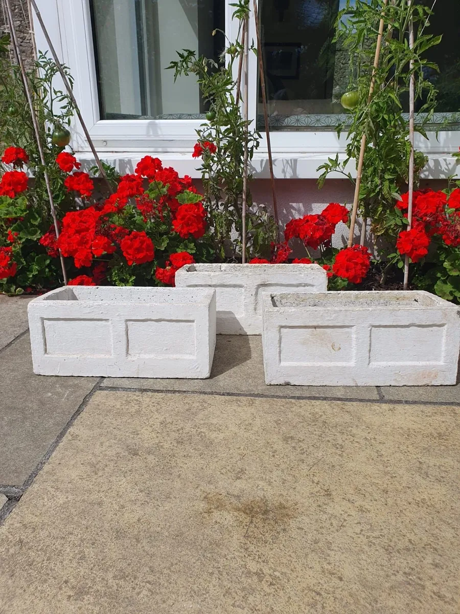 4 antique composite stone windowboxes - Image 2