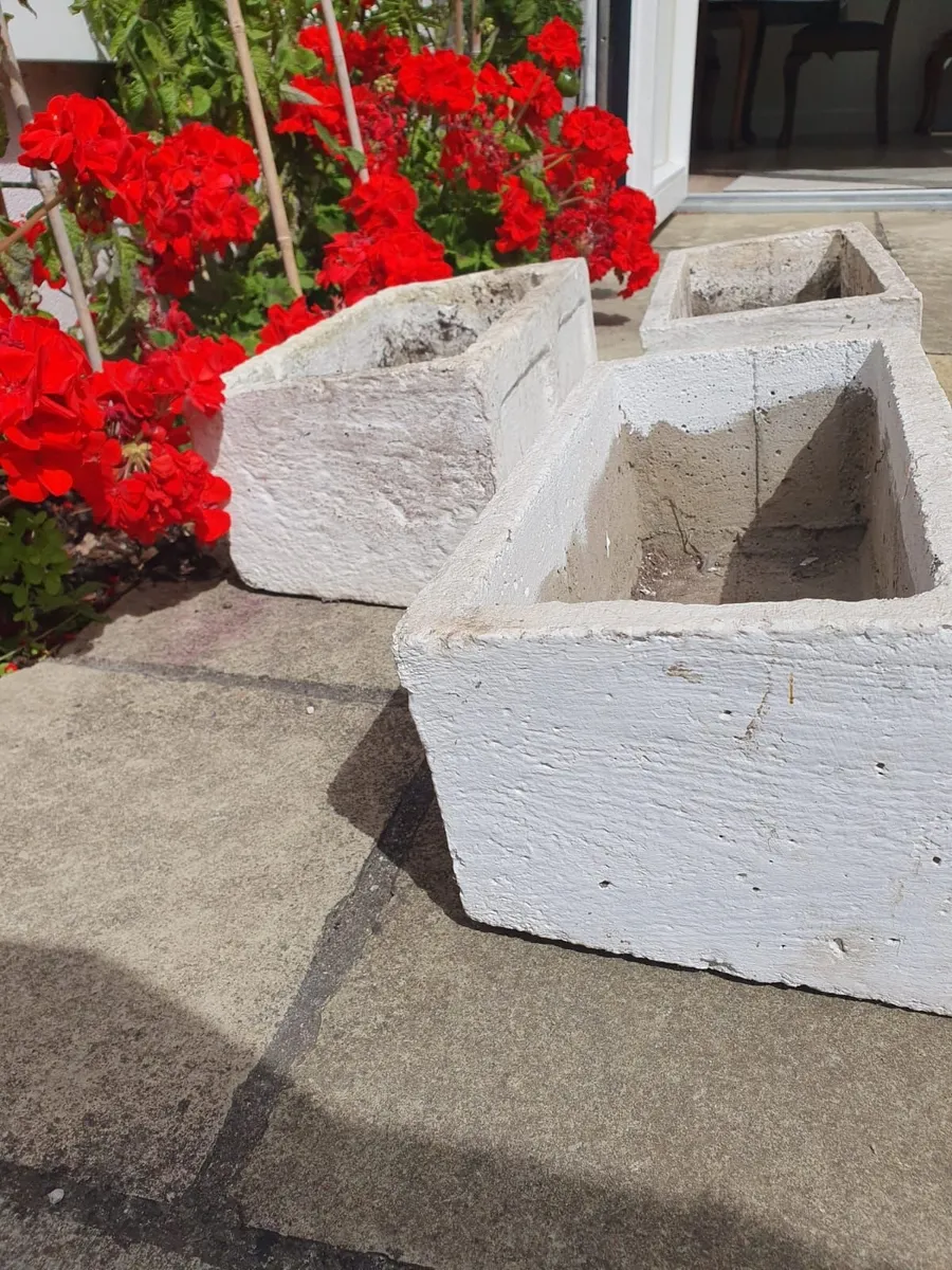 4 antique composite stone windowboxes - Image 3