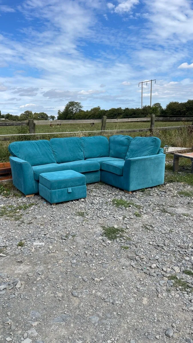 Beautiful corner sofa - Image 1