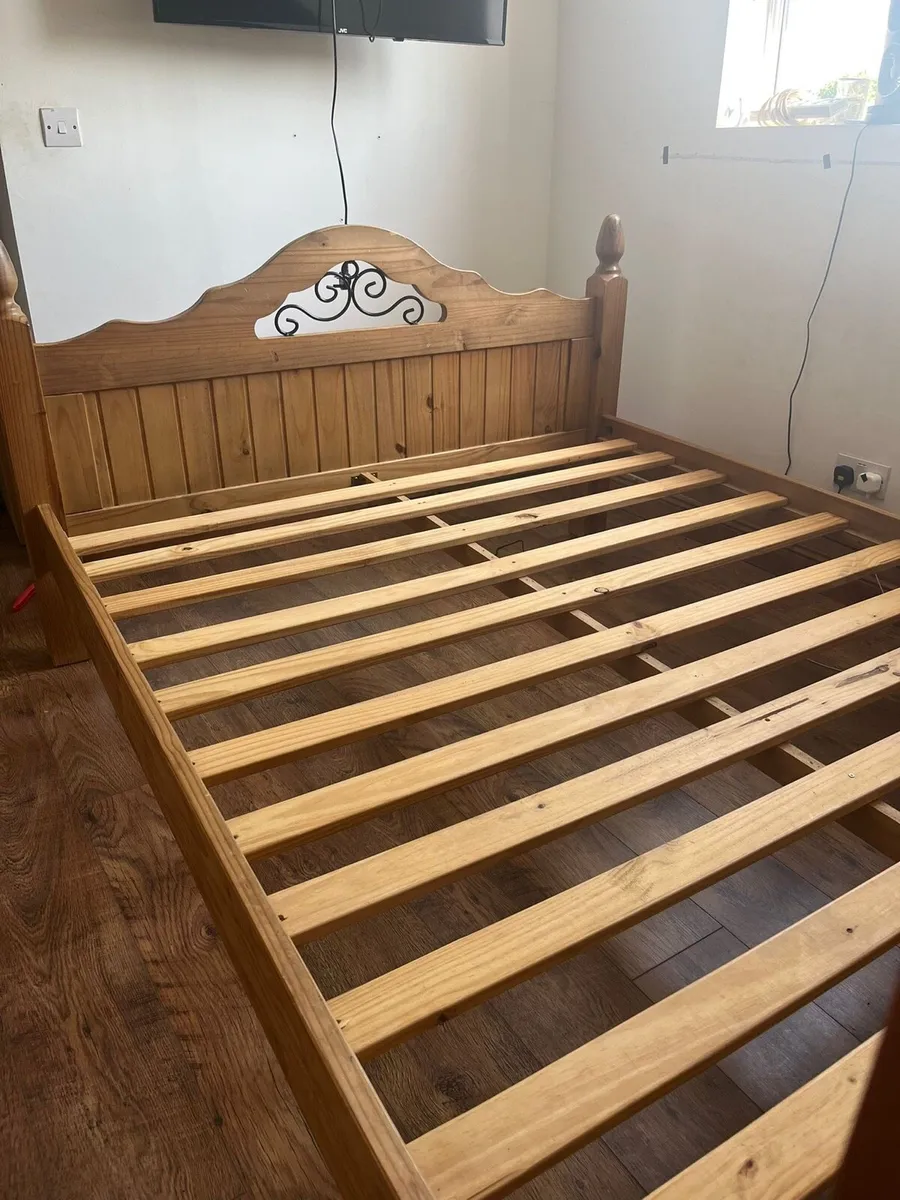Solid wood Bed & lockers - Image 3
