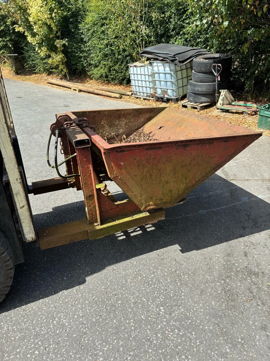 Hydraulic forklift/tractor skip - Image 1