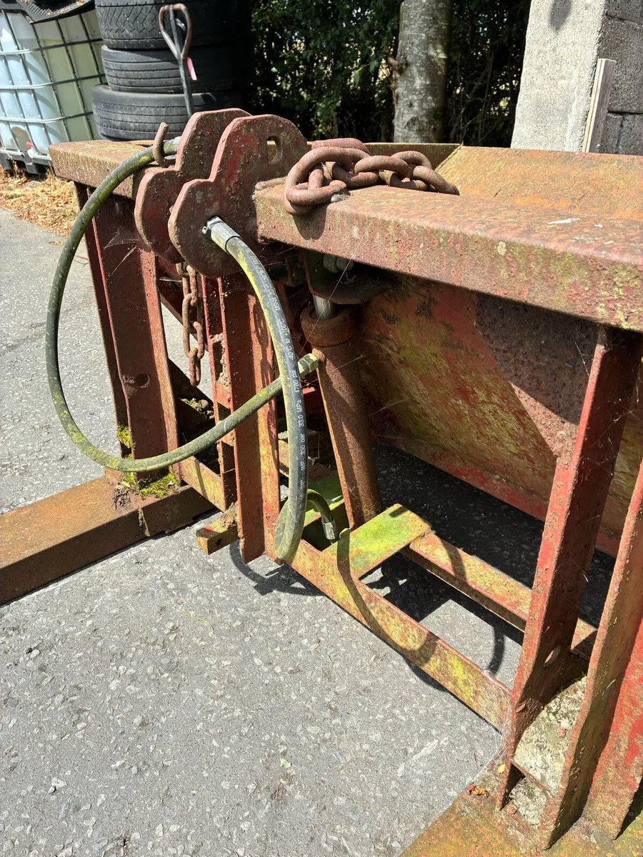 Hydraulic forklift/tractor skip - Image 4