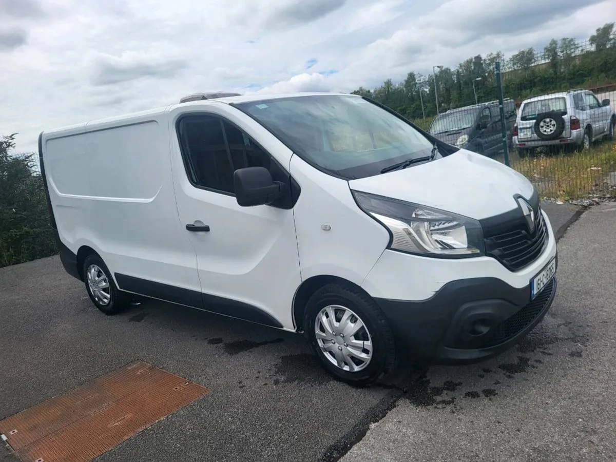 First €5000 can have it👍2016 Renault weekender - Image 1