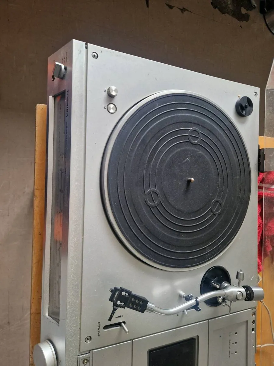 TOSHIBA SM - 3600 stereo music centre - Image 2