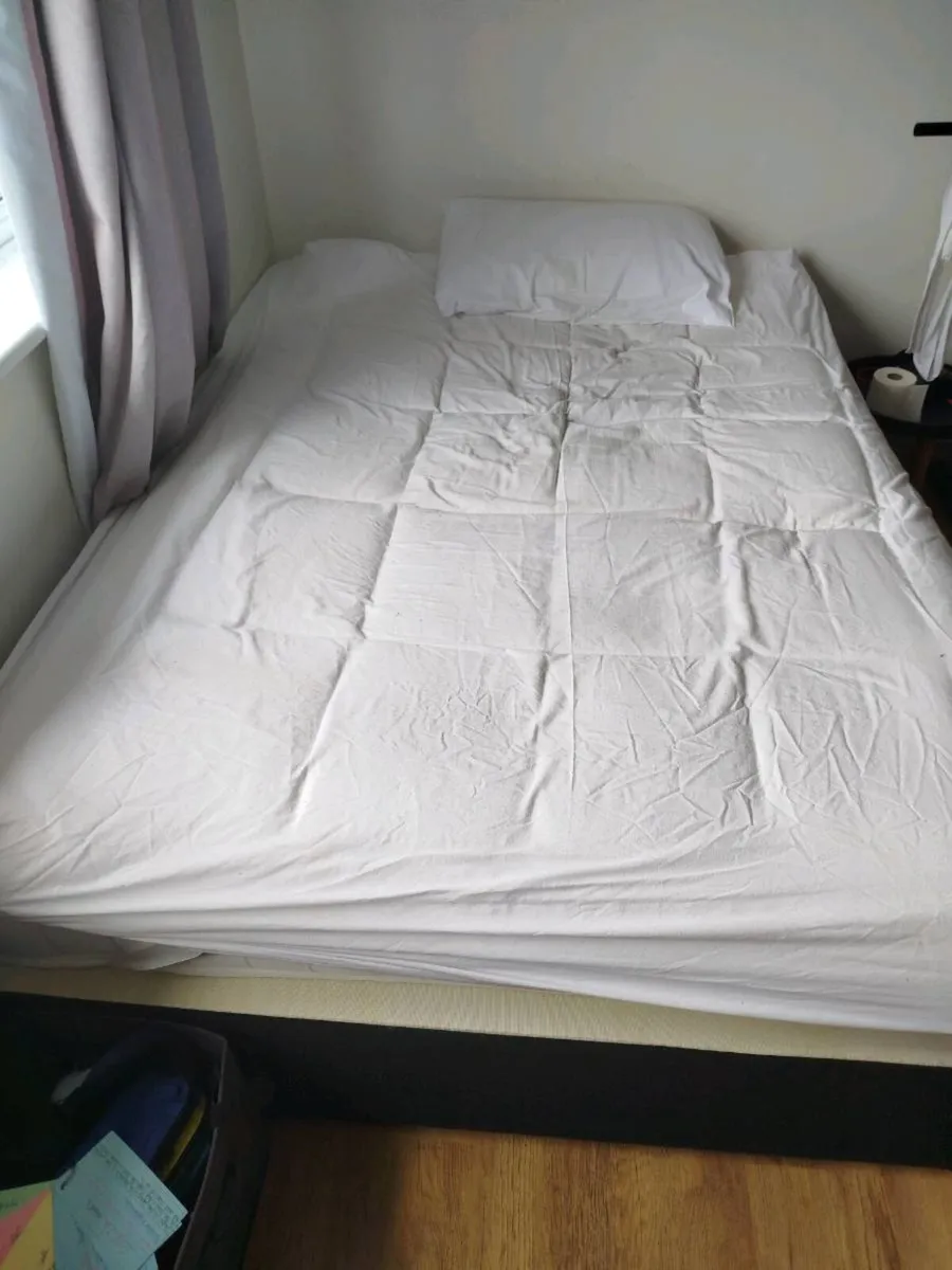Double Bed - Image 3