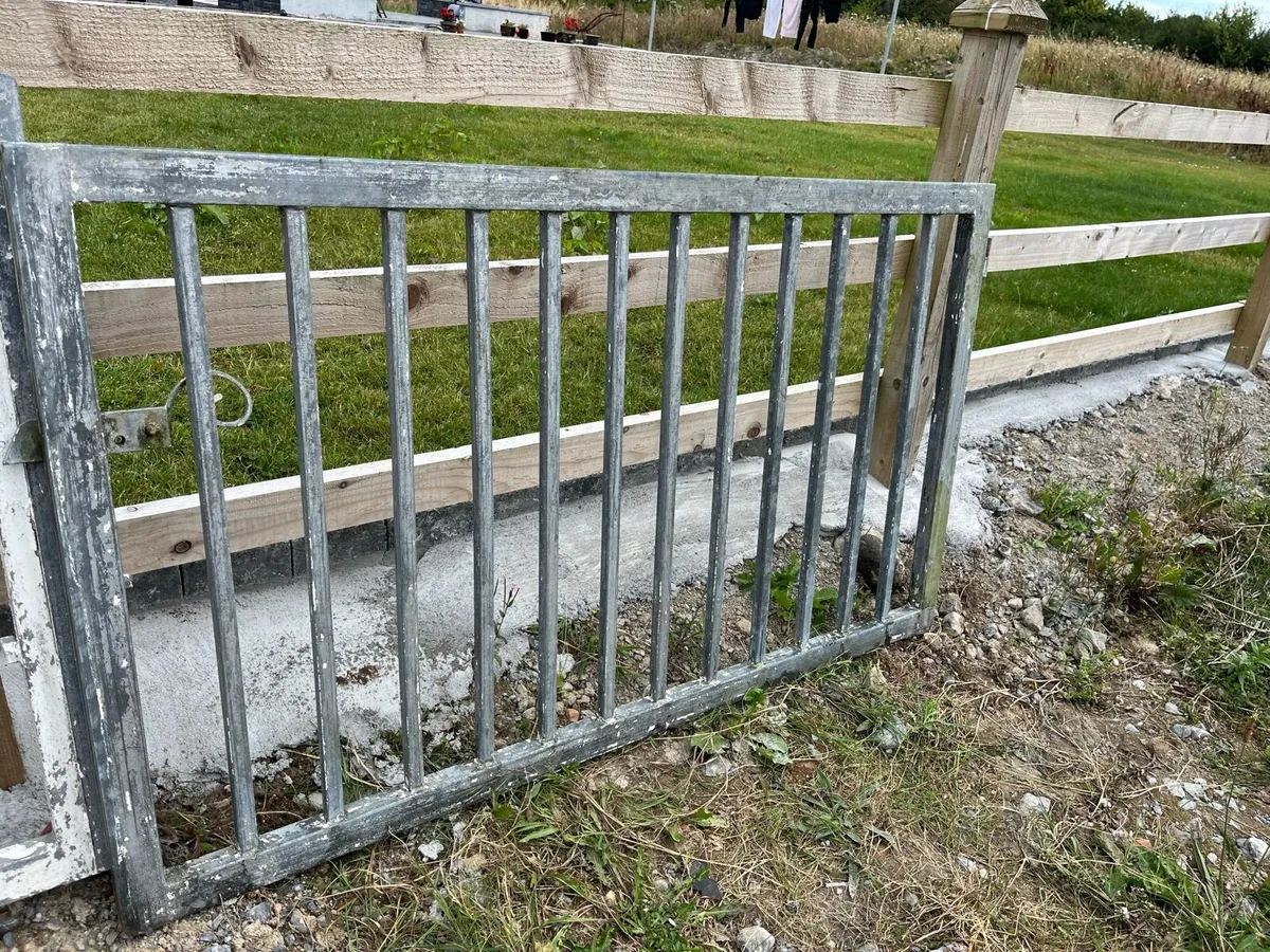 Gates - Image 1