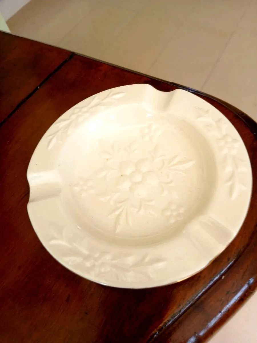 1960s Aynsley fine bone guilded ashtray - Image 2