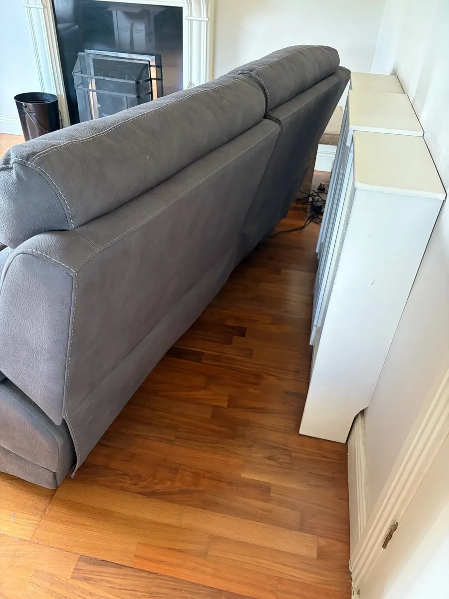 2 seater Couch - Image 4