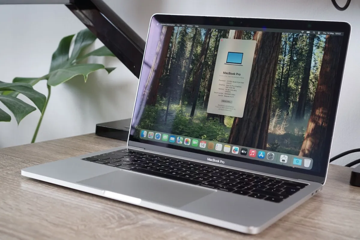 Apple MacBook Pro 13" 16GB | 512GB | i5 | 2018 - Image 1