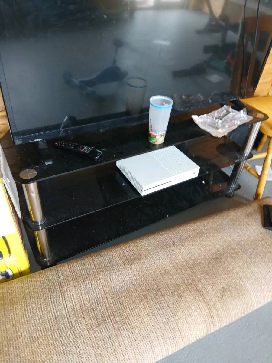 Tv stands - Image 1