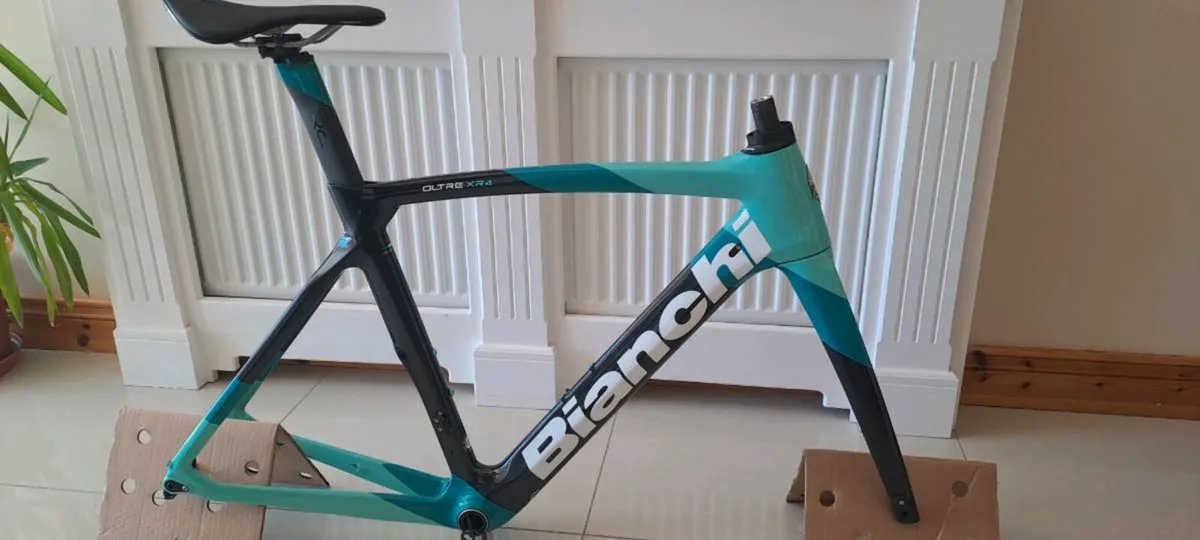 Bianchi oltre xr4 frameset. - Image 1