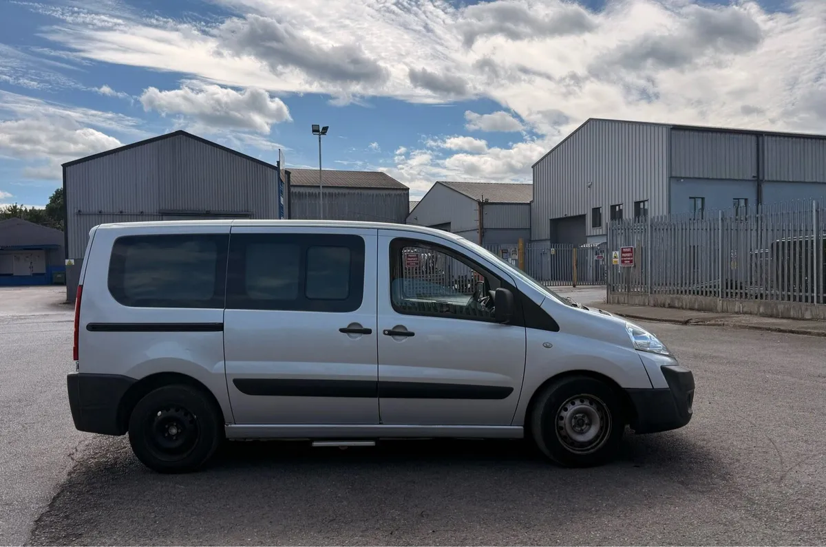Peugeot Expert 2.0 diesel good condition NEW CVRT - Image 2
