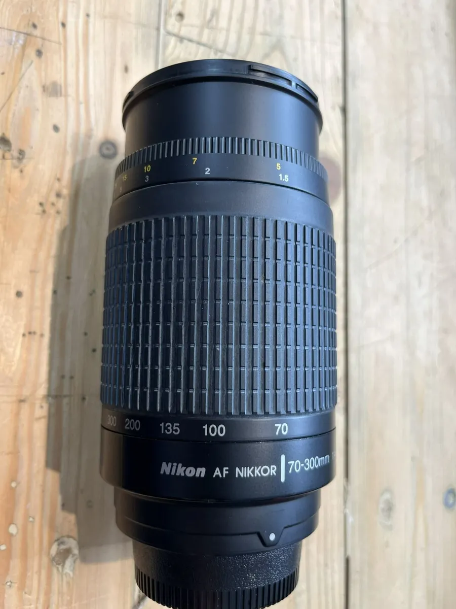 NIKON AF NIKKOR 70-300mm1:4-5.6 ZOOM LENS - Image 1
