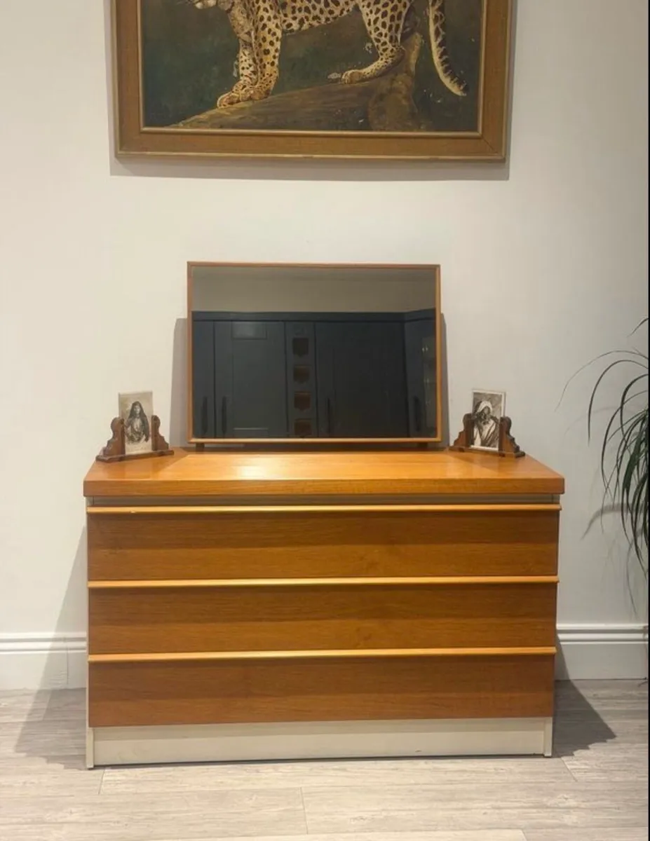 Mie Century Chest of Drawers - Image 1