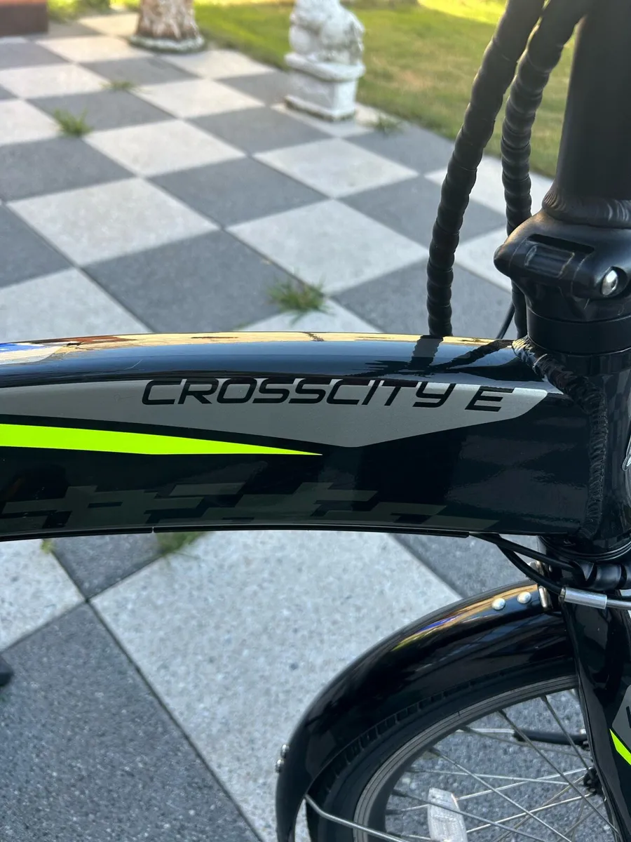 Carrera x city e bike + accessories - Image 4