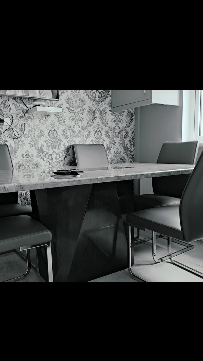 Dining table and chairs - Image 3