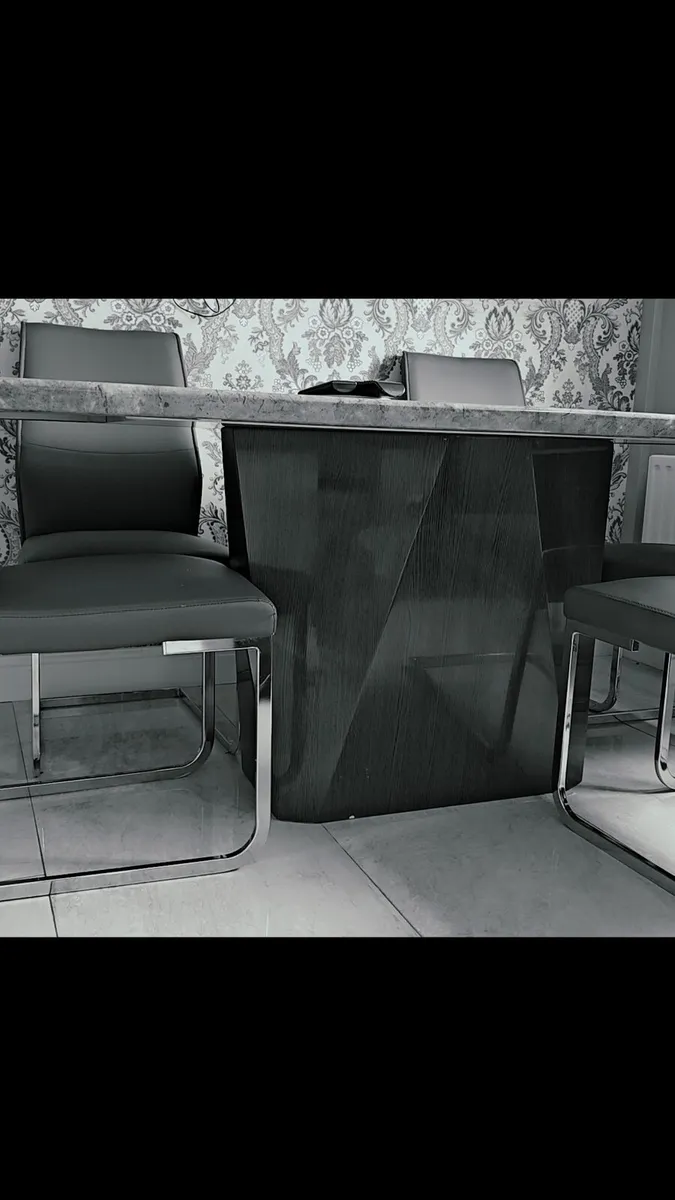 Dining table and chairs - Image 4