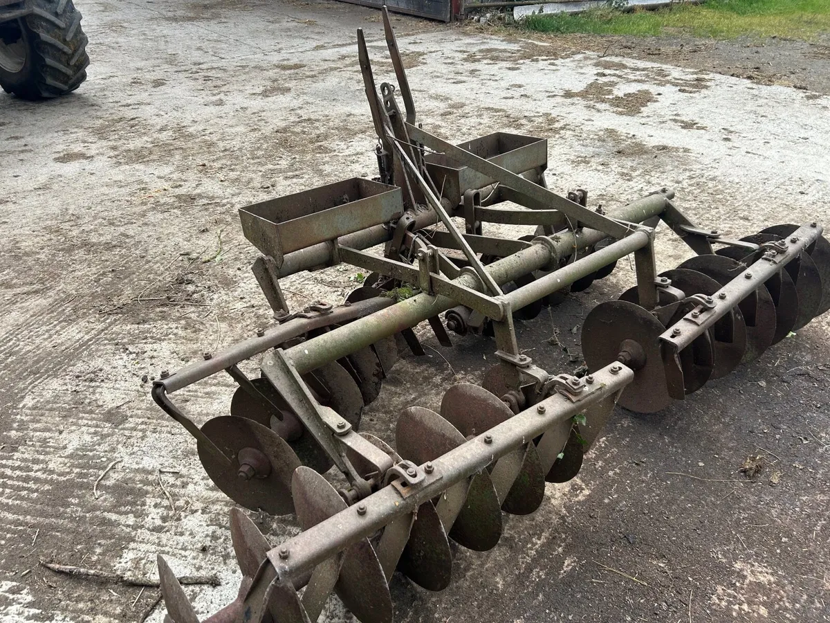 Vintage Ferguson Disc Harrow - Image 2