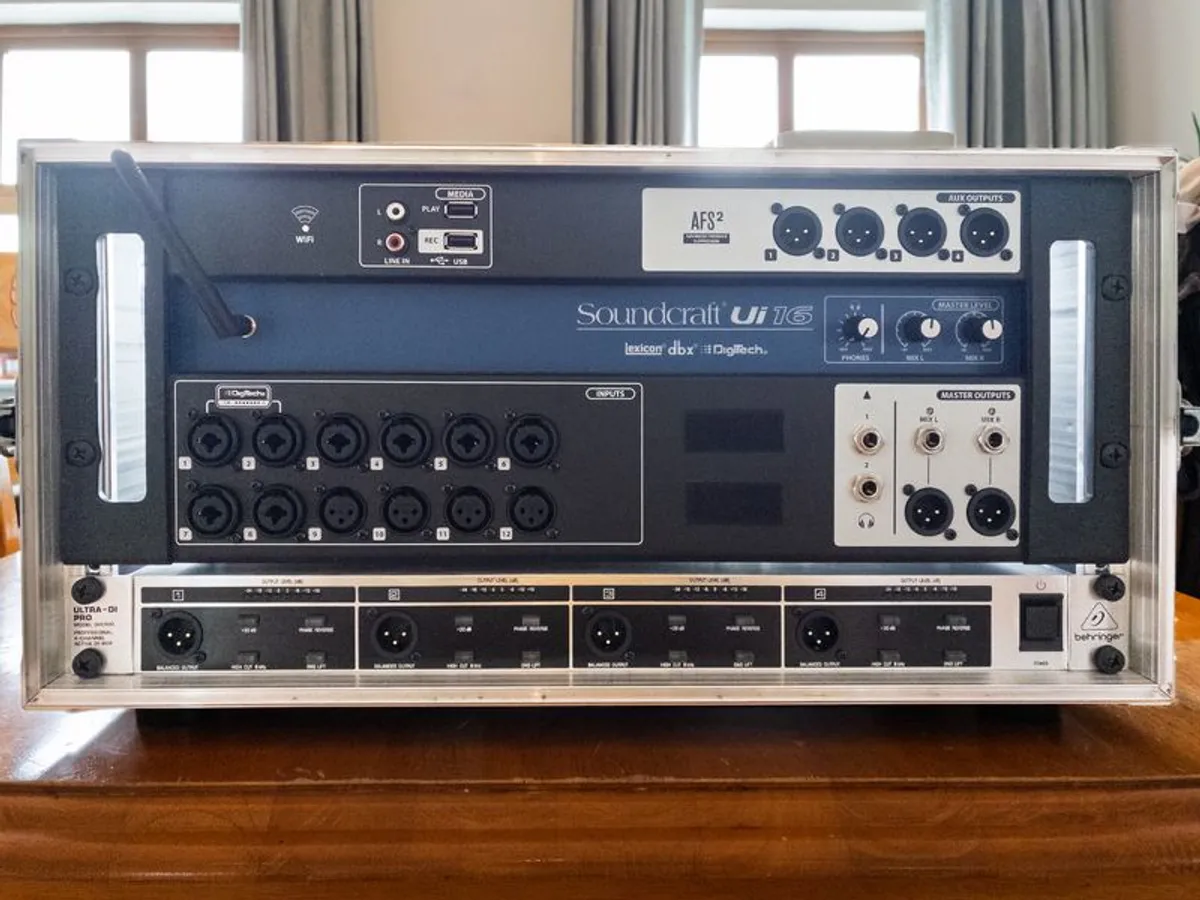 Soundcraft Ui16 16-Channel Digital Mixer - Image 1