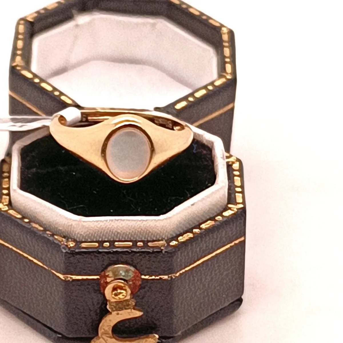 Blush 14k Yellow Gold Pearl Stone Signet Ring - Image 2