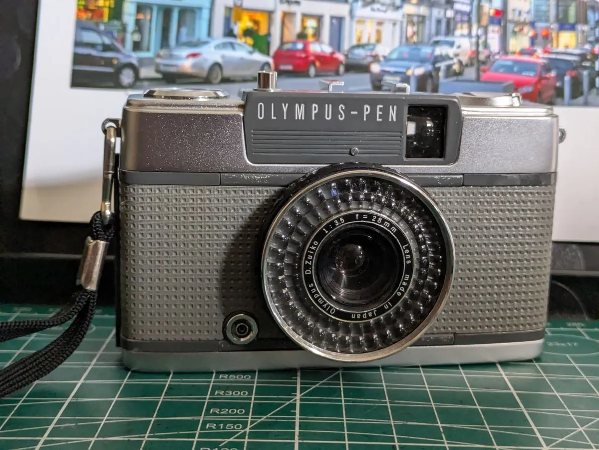 🎞️ Olympus Pen  EE-2 half frame film Camera - Image 1