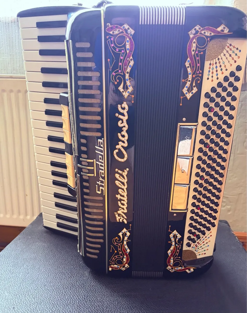 Fratelli Crosio Stradella Piano Accordion - Image 2